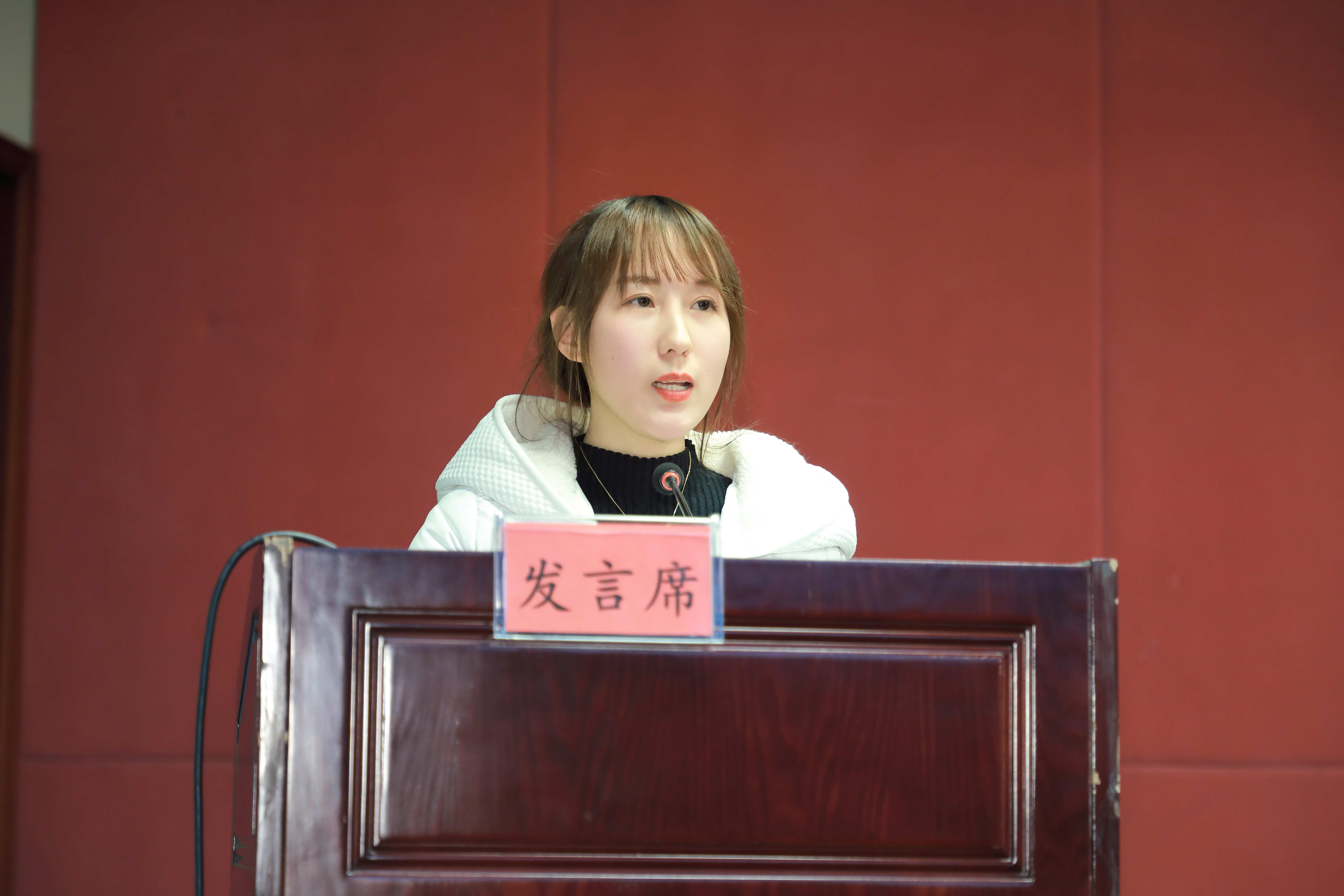唐勉发言照.jpg